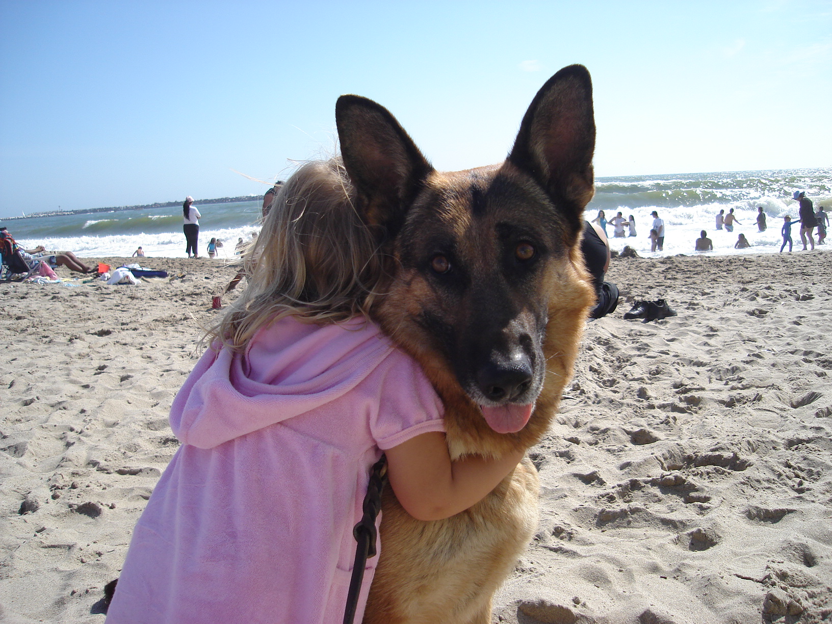 amelieandfannyatbeach003.jpg